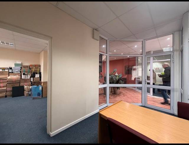 BUSINESS PROPERTY TO RENT IN NEWTON PARK